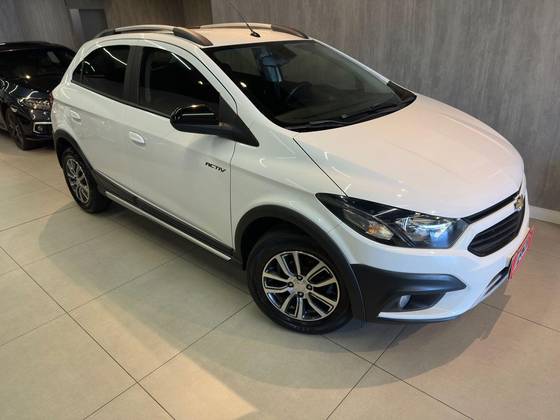 CHEVROLET ONIX 1.4 MPFI ACTIV 8V FLEX 4P AUTOMÁTICO